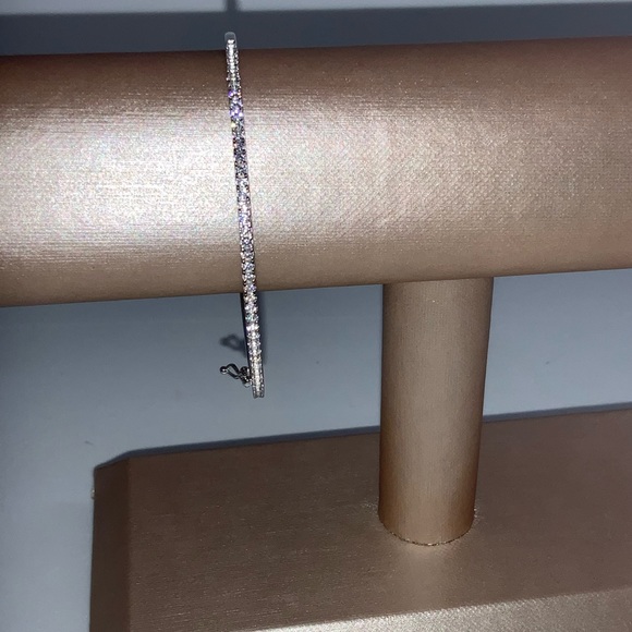 1ct White Gold Bangle - Picture 12 of 14